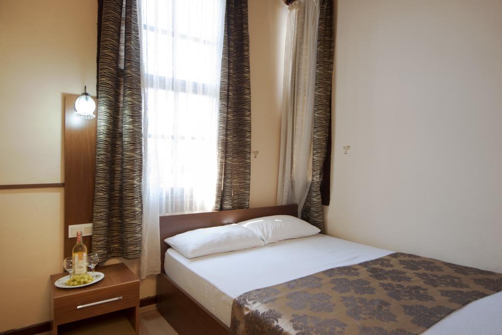 Konak Hotel Kaleici アンタルヤ エクステリア 写真